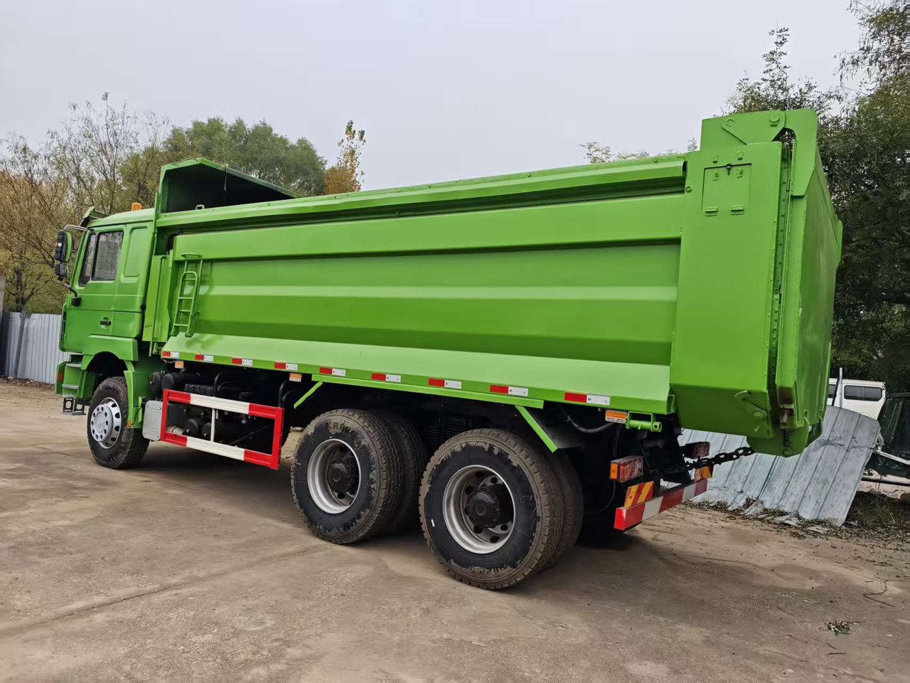 SHACMAN F3000 - Tovornjak cisterna: slika 1 SHACMAN F3000 - Tovornjak cisterna: slika 1