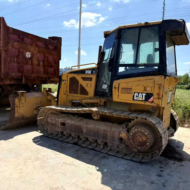 100% Original Caterpillar D5K Mini Track Dozer Cat D5K Bulldozer Superior Performance Running Working Condition Hot Sale - Buldožer: slika 1 100% Original Caterpillar D5K Mini Track Dozer Cat D5K Bulldozer Superior Performance Running Working Condition Hot Sale - Buldožer: slika 1