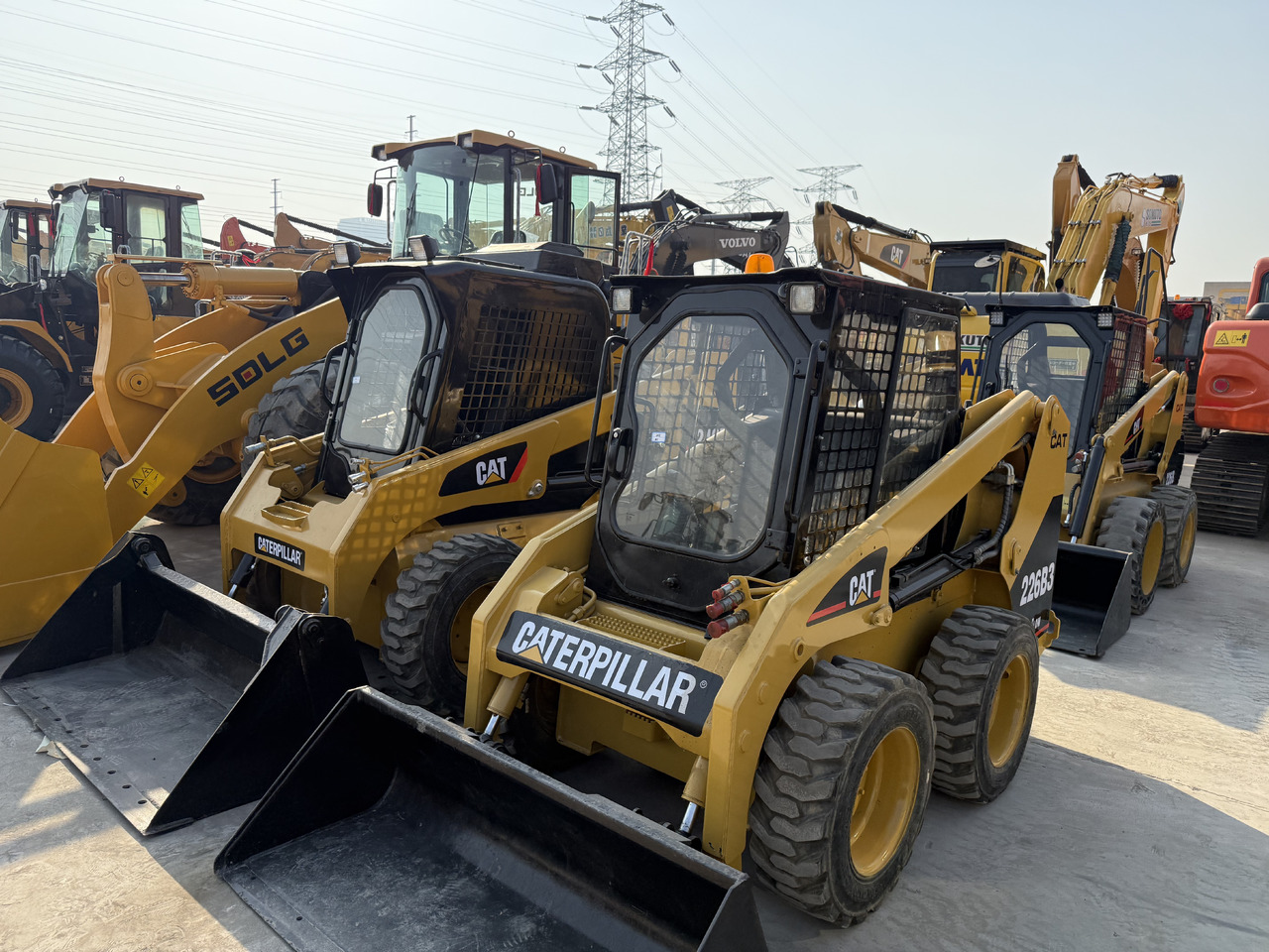 CATERPILLAR Used Mini Small CAT226B Skid Steer Loader in Stock with Best Review for Sale - Mini nakladalec: slika 2 CATERPILLAR Used Mini Small CAT226B Skid Steer Loader in Stock with Best Review for Sale - Mini nakladalec: slika 2
