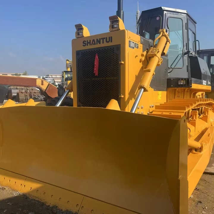 China Famous Brand Used Shantui SD22 Crawler Bulldozer Low Price Running Working Condition for Sale SD16/SD22/SD32 in Stock - Buldožer: slika 1 China Famous Brand Used Shantui SD22 Crawler Bulldozer Low Price Running Working Condition for Sale SD16/SD22/SD32 in Stock - Buldožer: slika 1