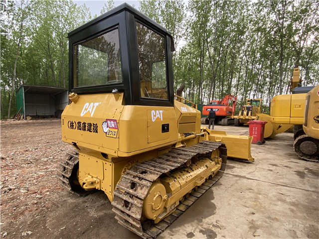 Good Condition Cat Hot Sale Bulldozer D5h D5g D5k D5m D5n D6h D6k D6m D7h D7g D7m - Buldožer: slika 4 Good Condition Cat Hot Sale Bulldozer D5h D5g D5k D5m D5n D6h D6k D6m D7h D7g D7m - Buldožer: slika 4