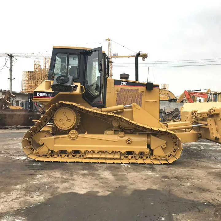 Good Condition D6m Mini Bulldozer New Crawler Bulldozer with Parts Price Bulldozers - Buldožer: slika 3 Good Condition D6m Mini Bulldozer New Crawler Bulldozer with Parts Price Bulldozers - Buldožer: slika 3