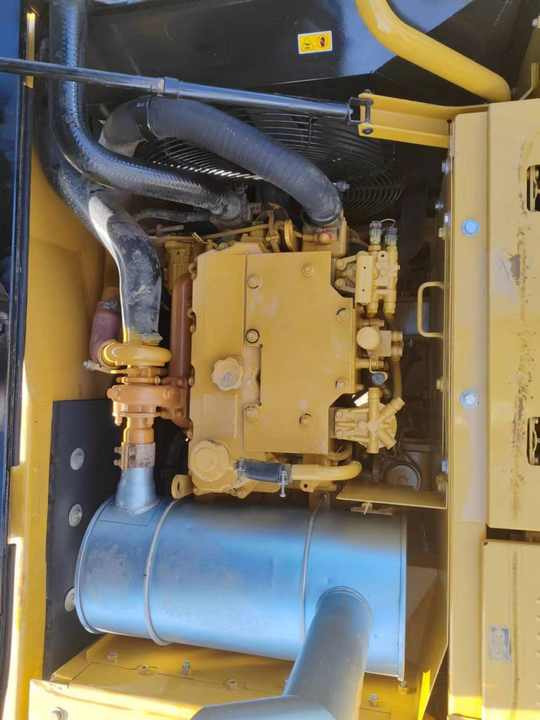 Good Condition Used Excavator Machine Caterpillar 315D Crawler CAT 15ton Used Excavator for Sale CAT 315 Excavators - Bager goseničar: slika 4 Good Condition Used Excavator Machine Caterpillar 315D Crawler CAT 15ton Used Excavator for Sale CAT 315 Excavators - Bager goseničar: slika 4