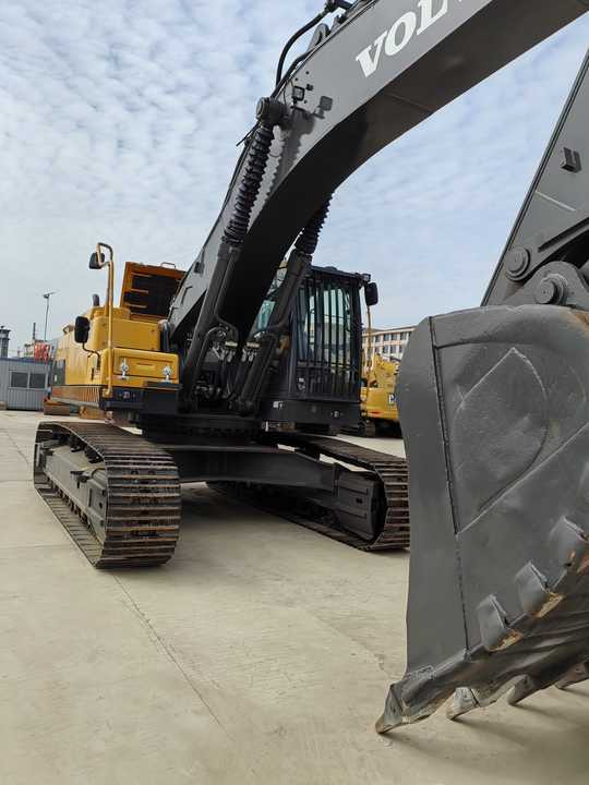 Good Condition VOLVO EC480DL Excavator Low Price Large Hydraulic Crawler Excavator volvo 480dl for Sale - Bager goseničar: slika 4 Good Condition VOLVO EC480DL Excavator Low Price Large Hydraulic Crawler Excavator volvo 480dl for Sale - Bager goseničar: slika 4