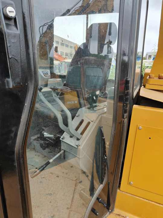 Good Quality Used Bulldozer Construction Used CAT D8R Bulldozers Crawler Caterpillar Machinery CAT D8R Used Bulldozers - Buldožer: slika 4 Good Quality Used Bulldozer Construction Used CAT D8R Bulldozers Crawler Caterpillar Machinery CAT D8R Used Bulldozers - Buldožer: slika 4