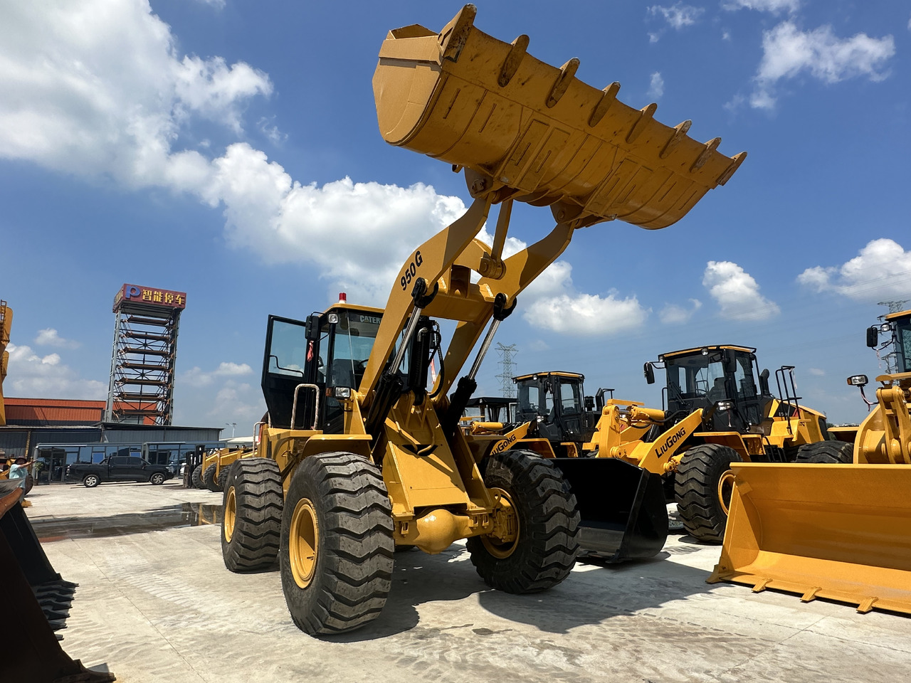 BACKHOE LOADER Used High Quality CAT 950G Wheel Loader on Hot Sale CAT in Stock for Sale - Gradbeni stroj: slika 2 BACKHOE LOADER Used High Quality CAT 950G Wheel Loader on Hot Sale CAT in Stock for Sale - Gradbeni stroj: slika 2