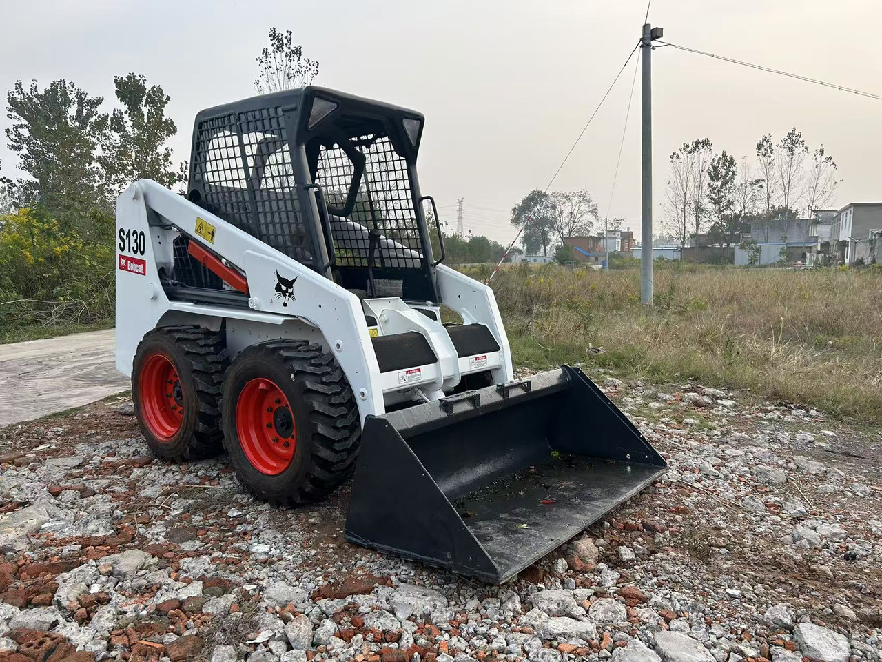 BOBCAT used skidsteer Bobcat S130 - Gradbeni stroj: slika 3 BOBCAT used skidsteer Bobcat S130 - Gradbeni stroj: slika 3