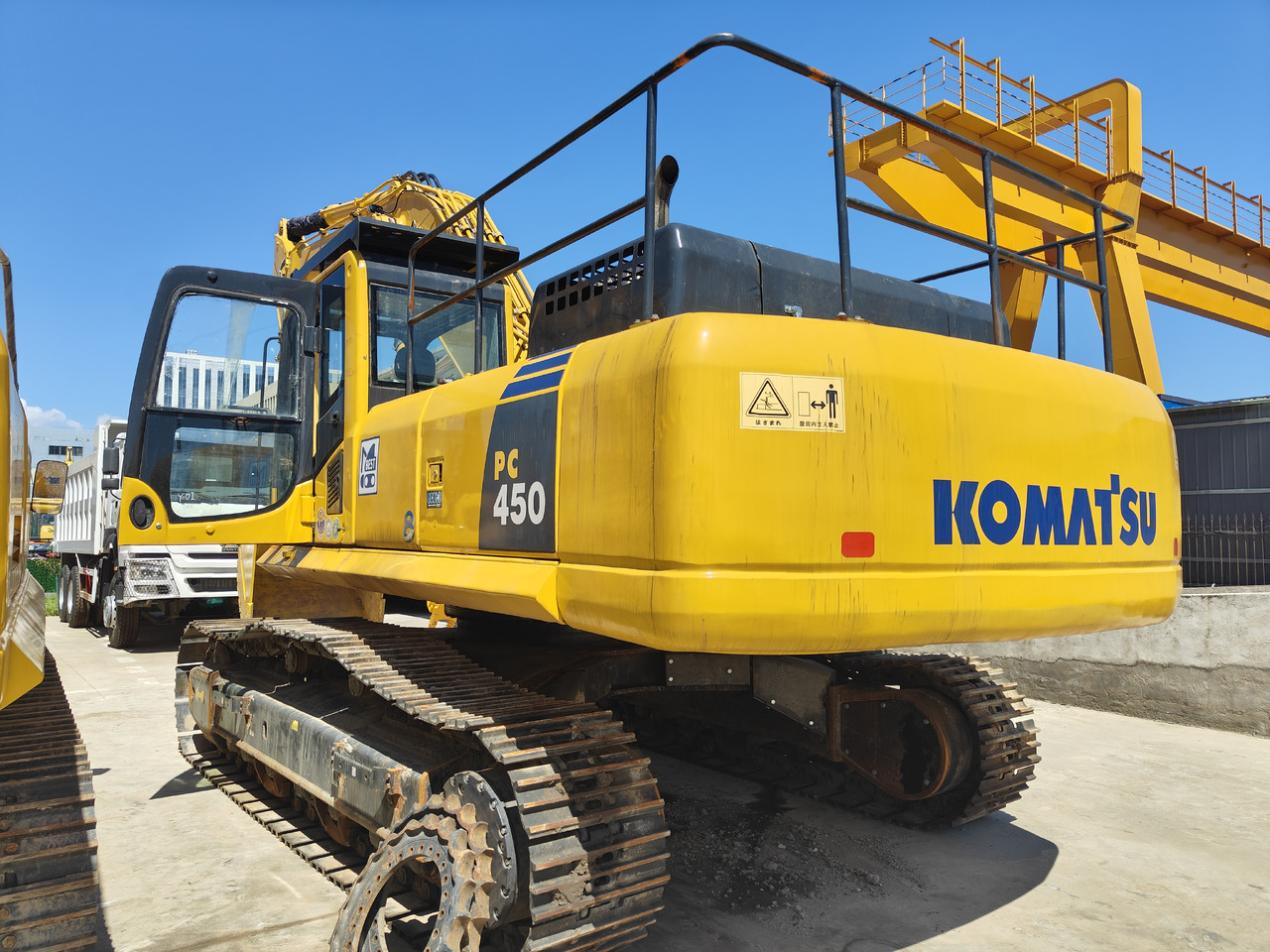 CRAWLER EXCAVATOR 45-ton Second-hand Komatsu PC450-8 Hydraulic Crawler Excavator on Sale. Used Komatsu 450-8 in Excellent Condition Hot Sale - Gradbeni stroj: slika 2 CRAWLER EXCAVATOR 45-ton Second-hand Komatsu PC450-8 Hydraulic Crawler Excavator on Sale. Used Komatsu 450-8 in Excellent Condition Hot Sale - Gradbeni stroj: slika 2