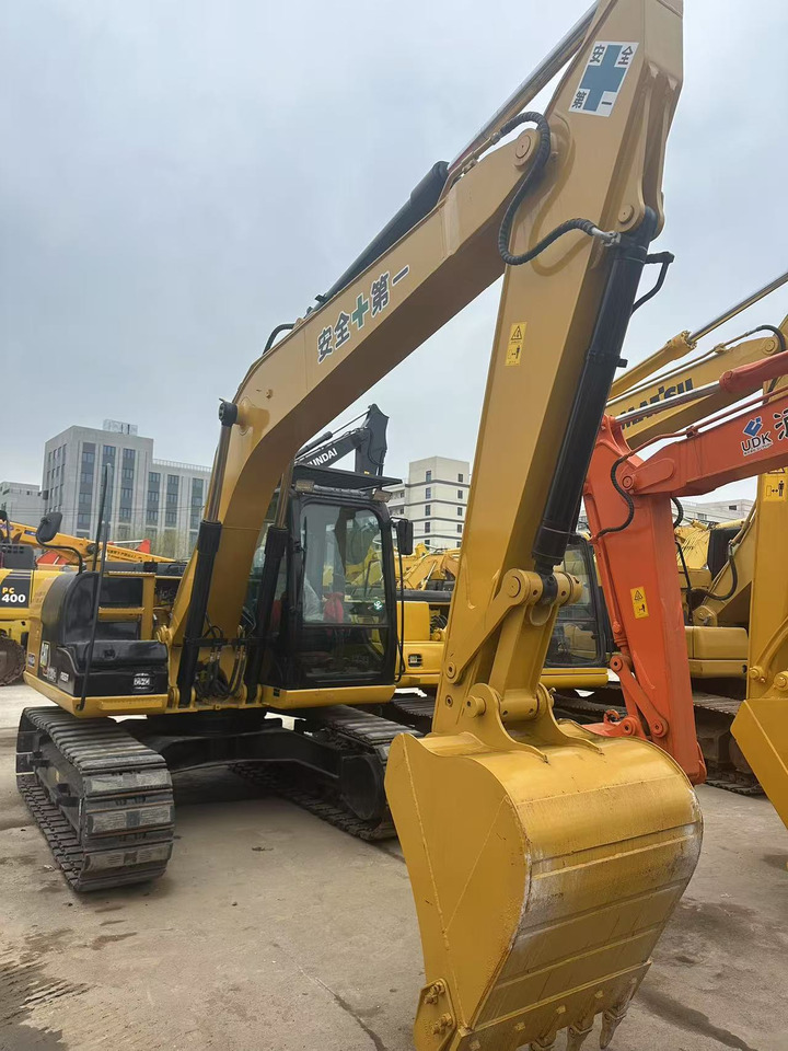CRAWLER EXCAVATOR Used Caterpillar Cat312D2 Excavator Original Japan Heavy Machinery Caterpillar 312D2 Excavator for Sale - Gradbeni stroj: slika 3 CRAWLER EXCAVATOR Used Caterpillar Cat312D2 Excavator Original Japan Heavy Machinery Caterpillar 312D2 Excavator for Sale - Gradbeni stroj: slika 3