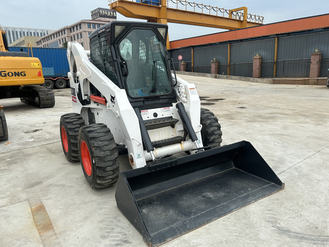 Second hand Hot sale skid-steers Bobcat S300 - Gradbeni stroj: slika 3 Second hand Hot sale skid-steers Bobcat S300 - Gradbeni stroj: slika 3