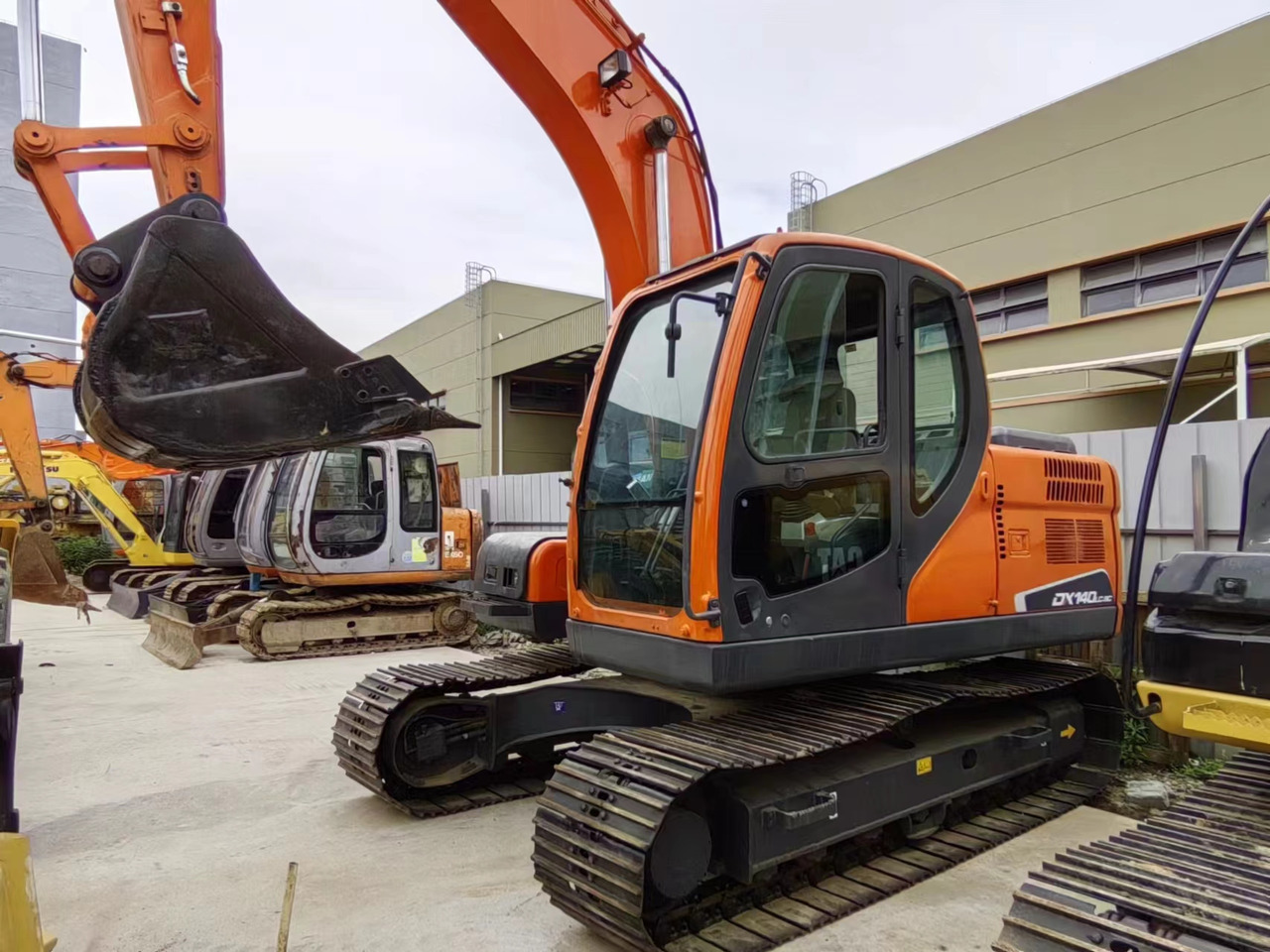 Second hand used hotsale DOOSAN DX140LC-9C - Gradbeni stroj: slika 2 Second hand used hotsale DOOSAN DX140LC-9C - Gradbeni stroj: slika 2