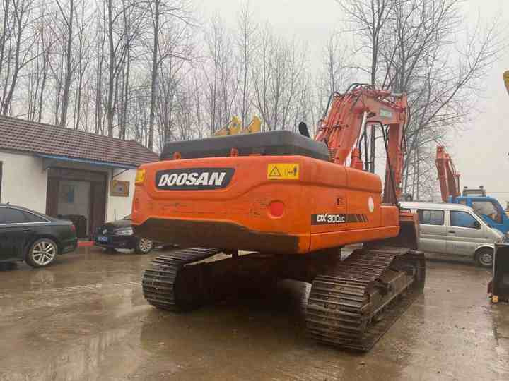 High Quality Doosan Big Size Excavator , Doosan 30ton Dx300lc Digging Machine , Doosan Excavator for Sale - Bager: slika 5 High Quality Doosan Big Size Excavator , Doosan 30ton Dx300lc Digging Machine , Doosan Excavator for Sale - Bager: slika 5