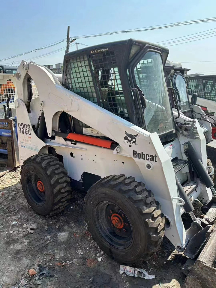 High Quality Mini Construction Machine Used Bobcat Skid Steer Loader S300 in Stock for Sale Bobcat Loader With Low Price - Mini nakladalec: slika 3 High Quality Mini Construction Machine Used Bobcat Skid Steer Loader S300 in Stock for Sale Bobcat Loader With Low Price - Mini nakladalec: slika 3