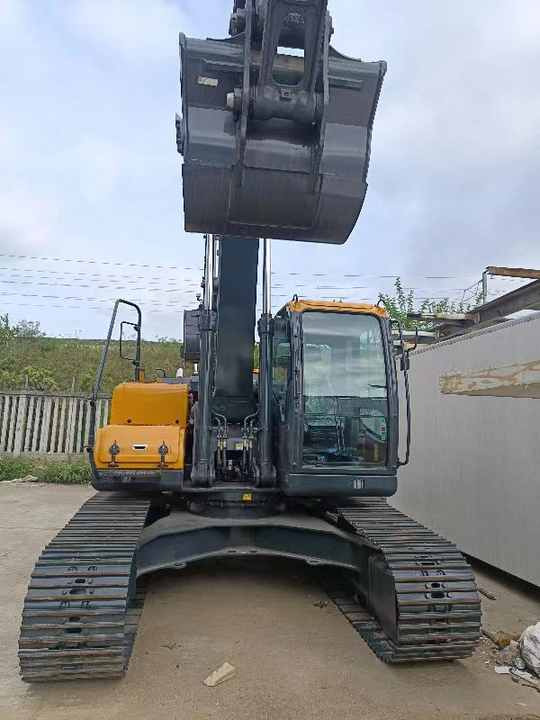 Hyundai Digger 225lvs Second Hand Korea Made High Performance Machine Hyundai Excavator for Sale - Bager goseničar: slika 3 Hyundai Digger 225lvs Second Hand Korea Made High Performance Machine Hyundai Excavator for Sale - Bager goseničar: slika 3