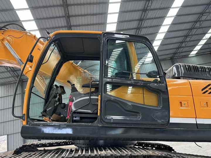 Hyundai Digger 305-9vs Second Hand Korea Made High Performance Machine Hyundai Excavator for Sale - Bager goseničar: slika 2 Hyundai Digger 305-9vs Second Hand Korea Made High Performance Machine Hyundai Excavator for Sale - Bager goseničar: slika 2