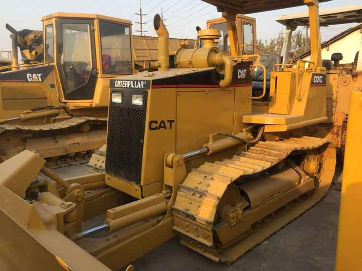 Mini CAT Bulldozer D3c D3 D3k D3m D4h D4m D4k D5h D5g D5k D5m Used Bulldozer with Ripper for Sale - Buldožer: slika 4 Mini CAT Bulldozer D3c D3 D3k D3m D4h D4m D4k D5h D5g D5k D5m Used Bulldozer with Ripper for Sale - Buldožer: slika 4