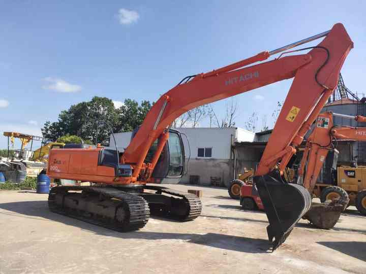 Original Japan Hitachi ZX200-5 Excavator Hitachi Excavator in Low Price for Hot Sale - Bager goseničar: slika 4 Original Japan Hitachi ZX200-5 Excavator Hitachi Excavator in Low Price for Hot Sale - Bager goseničar: slika 4