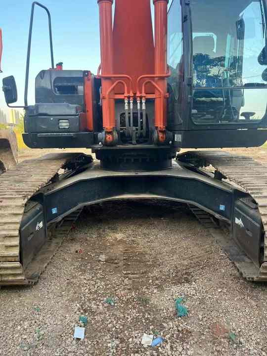 Original Japan Hitachi ZX300 Excavator Hitachi Excavator in Low Price for Hot Sale - Bager goseničar: slika 3 Original Japan Hitachi ZX300 Excavator Hitachi Excavator in Low Price for Hot Sale - Bager goseničar: slika 3