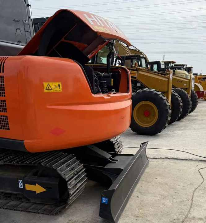 Original Japan Hitachi ZX60 Excavator Hitachi Excavator in Low Price for Hot Sale - Bager goseničar: slika 4 Original Japan Hitachi ZX60 Excavator Hitachi Excavator in Low Price for Hot Sale - Bager goseničar: slika 4