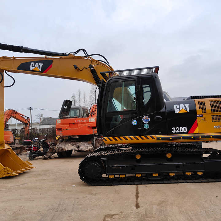 Second Hand Excavator 330D Used Low Price Caterpillar CAT 312D 315D 320D 325D in Good Condition - Bager goseničar: slika 1 Second Hand Excavator 330D Used Low Price Caterpillar CAT 312D 315D 320D 325D in Good Condition - Bager goseničar: slika 1
