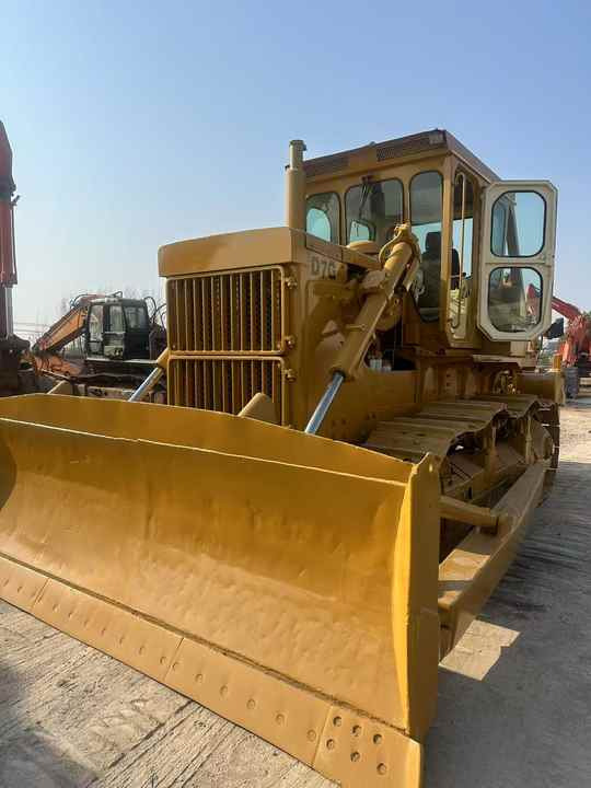Used Cat D7G New Model Bulldozer Second Hand Machine Popular Brand Caterpillar Crawler Bulldozer Hydraulic Machinery - Buldožer: slika 3 Used Cat D7G New Model Bulldozer Second Hand Machine Popular Brand Caterpillar Crawler Bulldozer Hydraulic Machinery - Buldožer: slika 3