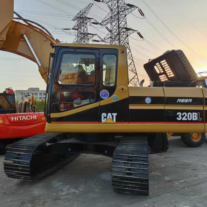 Used Cat Excavator Japan 20 Tons Digger Machinery Caterpillar CAT 320BL for Sale Cat 320B 320BL 320C 320D 320CL 320DL in Stock - Bager: slika 1 Used Cat Excavator Japan 20 Tons Digger Machinery Caterpillar CAT 320BL for Sale Cat 320B 320BL 320C 320D 320CL 320DL in Stock - Bager: slika 1
