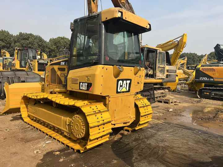 Used Cat Mini Bulldozer D5k Cat Dozers - Buldožer: slika 4 Used Cat Mini Bulldozer D5k Cat Dozers - Buldožer: slika 4