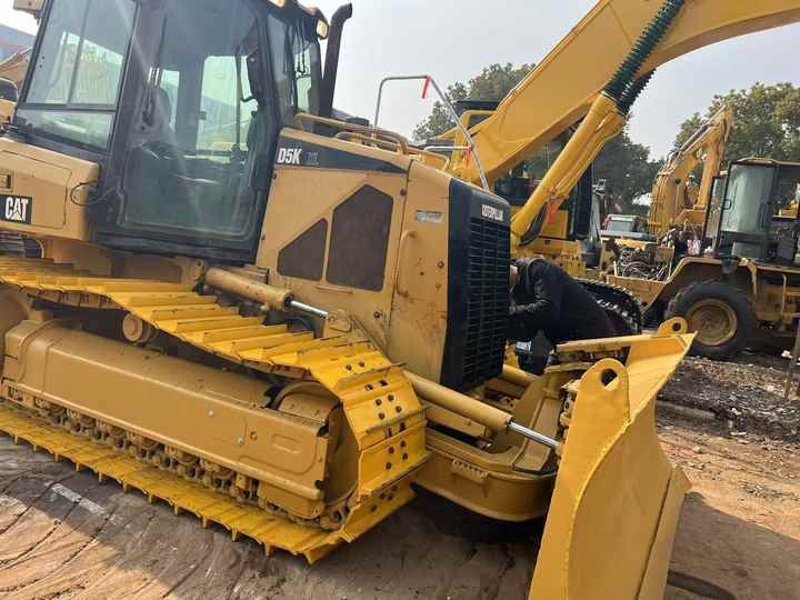 Used Cat Mini Bulldozer D5k Cat Dozers - Buldožer: slika 2 Used Cat Mini Bulldozer D5k Cat Dozers - Buldožer: slika 2