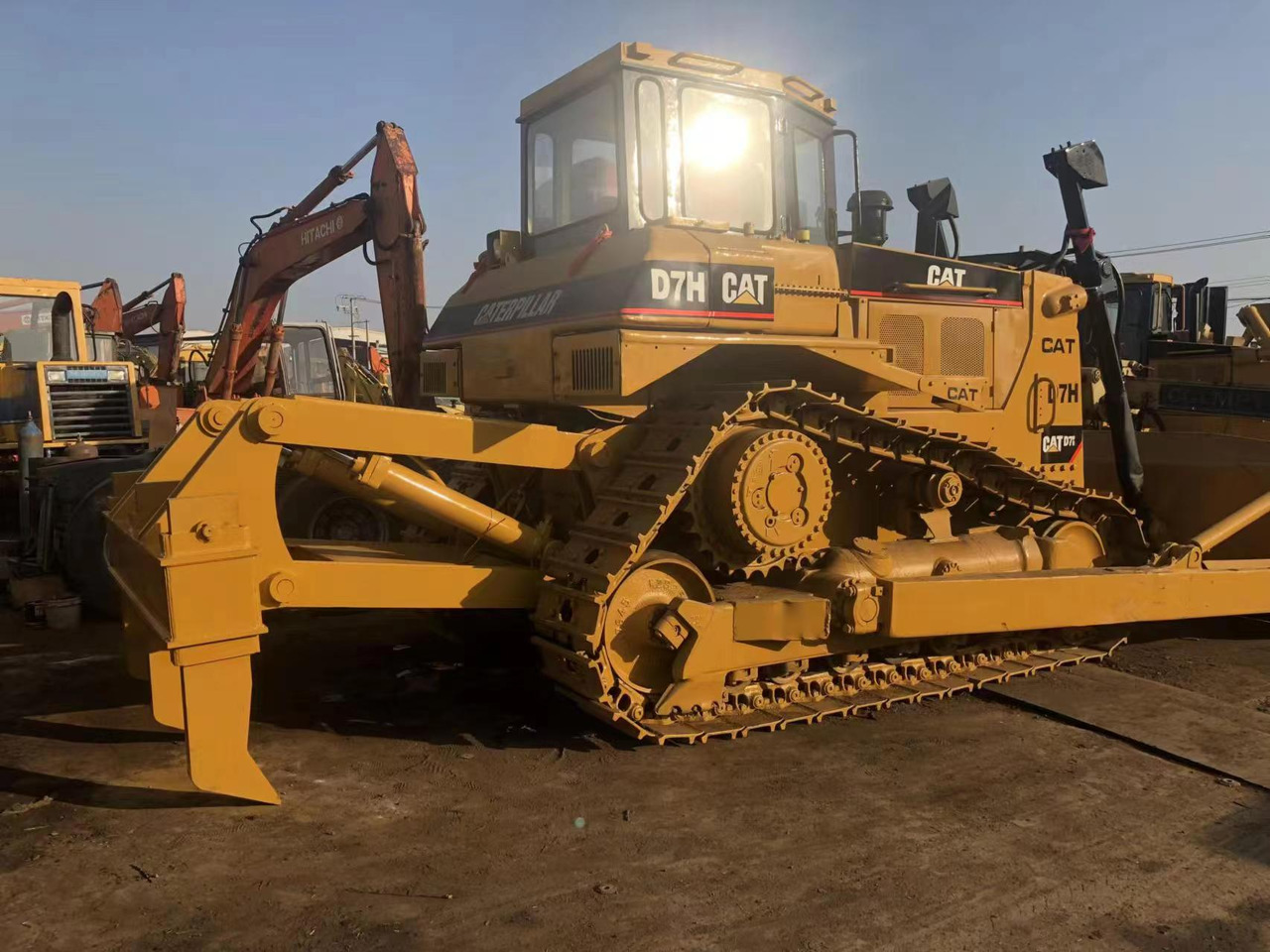 Used Caterpillar Cat D7H Dozer, Second Hand Cat D7H Bulldozer With Stong Blade - Buldožer: slika 4 Used Caterpillar Cat D7H Dozer, Second Hand Cat D7H Bulldozer With Stong Blade - Buldožer: slika 4