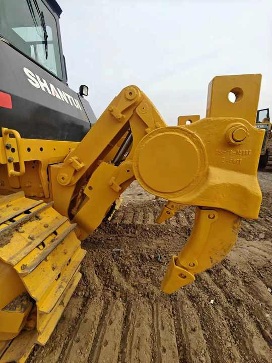 Used China Made SD22 Construction Machinery Shantui SD22 Crawler Bulldozer SD22 Earthmoving Machine Used Bulldozer - Buldožer: slika 4 Used China Made SD22 Construction Machinery Shantui SD22 Crawler Bulldozer SD22 Earthmoving Machine Used Bulldozer - Buldožer: slika 4