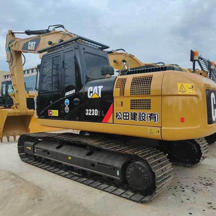 Used Digger CAT 323 Construction Machinery Construction Digger Used CAT 323 Cheap Excavator - Bager goseničar: slika 1 Used Digger CAT 323 Construction Machinery Construction Digger Used CAT 323 Cheap Excavator - Bager goseničar: slika 1