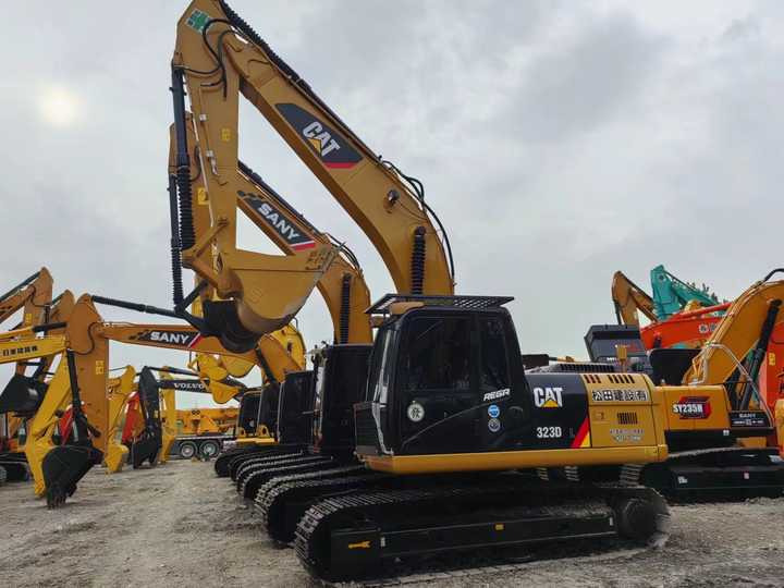 Used Digger CAT 323DL Construction Machinery Construction Digger Used CAT 323DL Cheap Excavator - Bager goseničar: slika 3 Used Digger CAT 323DL Construction Machinery Construction Digger Used CAT 323DL Cheap Excavator - Bager goseničar: slika 3