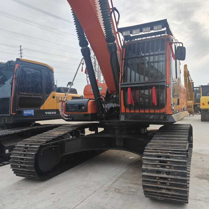 Used Digger DOOSAN DX300 Construction Machinery Construction Digger Used DOOSAN DX300 Cheap Excavator - Bager goseničar: slika 3 Used Digger DOOSAN DX300 Construction Machinery Construction Digger Used DOOSAN DX300 Cheap Excavator - Bager goseničar: slika 3