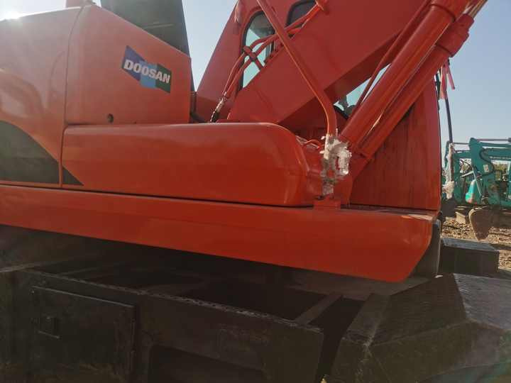 Used Digger Doosan Dh150w-7 Construction Machinery Construction Digger Used Doosan Dh150w-7 Cheap Excavator - Bager goseničar: slika 5 Used Digger Doosan Dh150w-7 Construction Machinery Construction Digger Used Doosan Dh150w-7 Cheap Excavator - Bager goseničar: slika 5