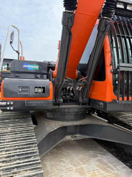 Used Doosan DX225LC-9T Cheap Excavator Digger Doosan Construction Machinery - Bager goseničar: slika 4 Used Doosan DX225LC-9T Cheap Excavator Digger Doosan Construction Machinery - Bager goseničar: slika 4