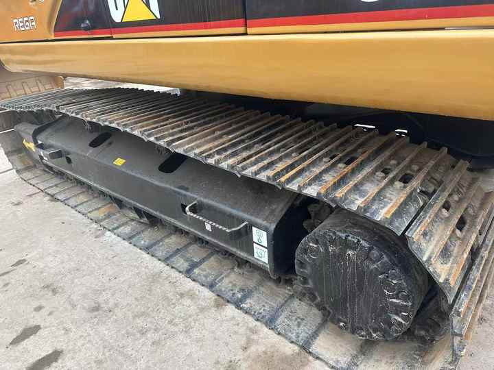 Used Excavator CAT 320C Second Hand Highly Competitive Digging Machine 325C 330C for Sale - Bager goseničar: slika 3 Used Excavator CAT 320C Second Hand Highly Competitive Digging Machine 325C 330C for Sale - Bager goseničar: slika 3