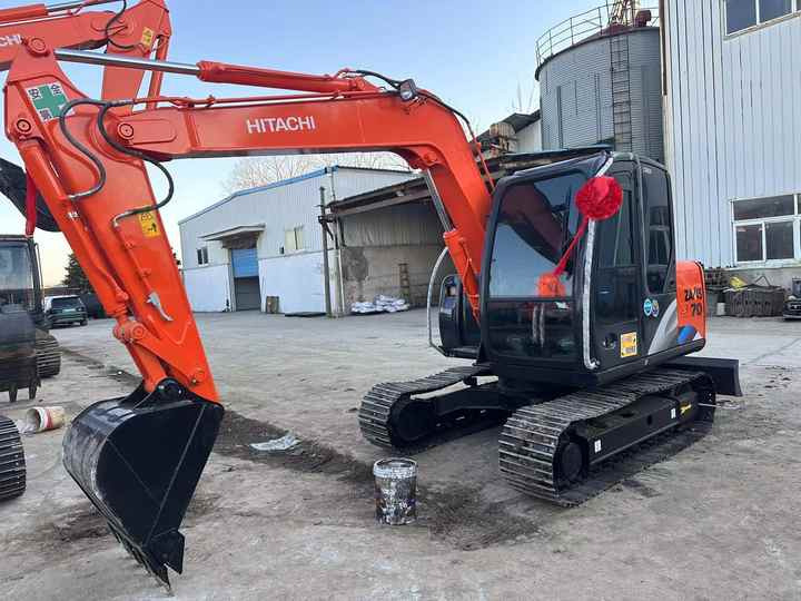 Used Excavator Good Quality Low Price Hitachi ZX70 Excavator in Good Condition for Sale - Bager goseničar: slika 5 Used Excavator Good Quality Low Price Hitachi ZX70 Excavator in Good Condition for Sale - Bager goseničar: slika 5