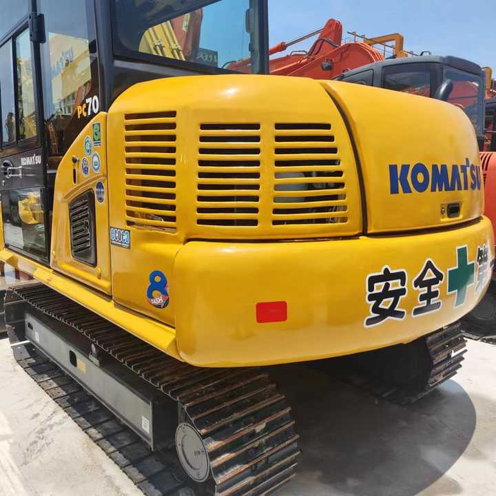 Used Excavator KOMATSU PC70-8 Construction Machinery Excavator PC70-8 PC60 PC70 Excavators for Sale at Negotiable Price - Bager: slika 3 Used Excavator KOMATSU PC70-8 Construction Machinery Excavator PC70-8 PC60 PC70 Excavators for Sale at Negotiable Price - Bager: slika 3