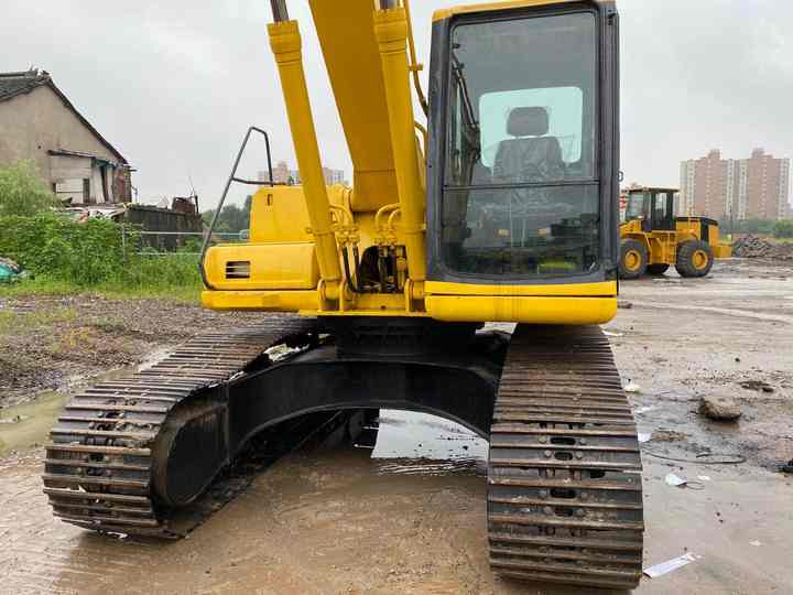 Used Good Quality Japan Original PC200-6 in Good Condition PC200-6 Komatsu - Bager goseničar: slika 2 Used Good Quality Japan Original PC200-6 in Good Condition PC200-6 Komatsu - Bager goseničar: slika 2