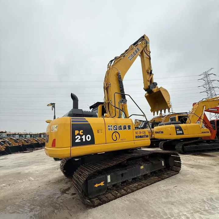Used Good Quality Japan Original PC210-8 in Good Condition PC210-8 Komatsu - Bager goseničar: slika 3 Used Good Quality Japan Original PC210-8 in Good Condition PC210-8 Komatsu - Bager goseničar: slika 3