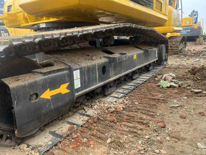 Used Good Quality Japan Original PC240-8 in Good Condition PC240-8 Komatsu - Bager goseničar: slika 4 Used Good Quality Japan Original PC240-8 in Good Condition PC240-8 Komatsu - Bager goseničar: slika 4