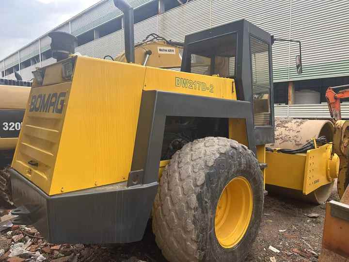 Used Heavy Construction Equipment BW217D Second Hand Road Rollers Used Machine Hot Sale - Cestni valjar: slika 5 Used Heavy Construction Equipment BW217D Second Hand Road Rollers Used Machine Hot Sale - Cestni valjar: slika 5
