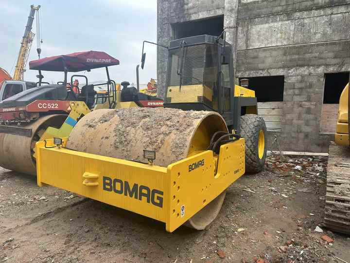 Used Heavy Construction Equipment BW217D Second Hand Road Rollers Used Machine Hot Sale - Cestni valjar: slika 2 Used Heavy Construction Equipment BW217D Second Hand Road Rollers Used Machine Hot Sale - Cestni valjar: slika 2