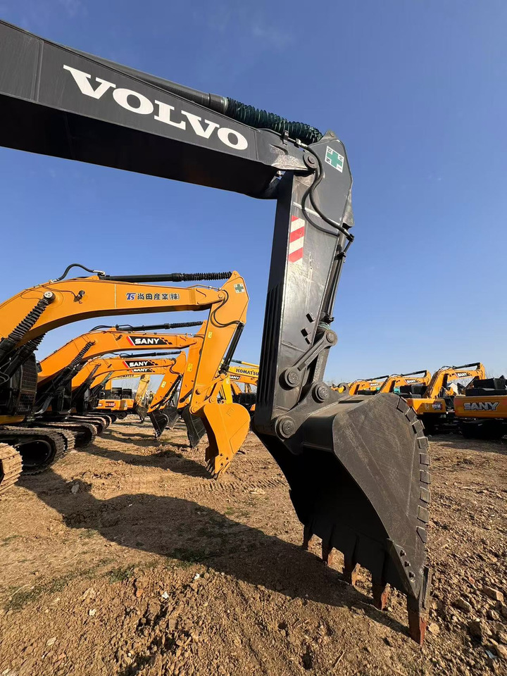 Used High Quality volvo EC300DL 30ton excavator machinery - Bager goseničar: slika 3 Used High Quality volvo EC300DL 30ton excavator machinery - Bager goseničar: slika 3