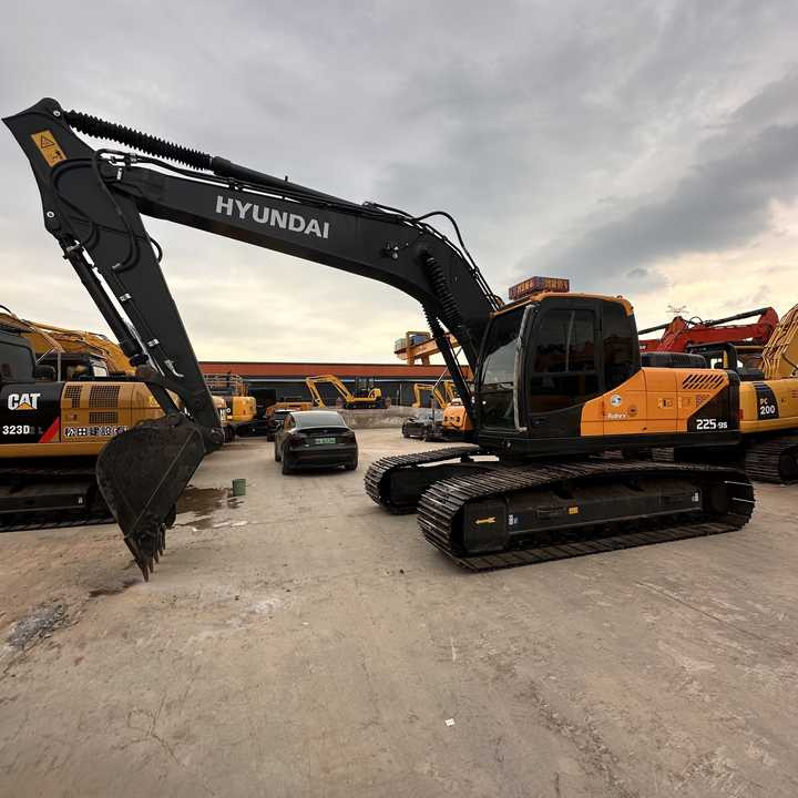 Used Hyundai 225LC-9S Excavator with Excellent Performance for Sale - Bager goseničar: slika 4 Used Hyundai 225LC-9S Excavator with Excellent Performance for Sale - Bager goseničar: slika 4