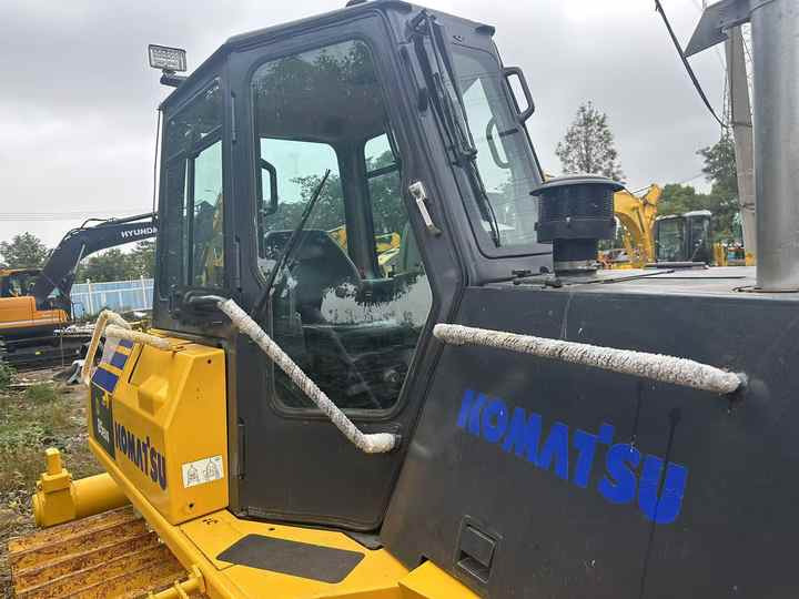 Used Japan Komatsu D85ESS Dozer with Ripper Komatsu D85 Crawler Bulldozer with Excellent Performance Low Price for Sale - Buldožer: slika 5 Used Japan Komatsu D85ESS Dozer with Ripper Komatsu D85 Crawler Bulldozer with Excellent Performance Low Price for Sale - Buldožer: slika 5