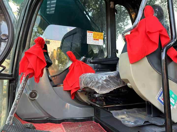 Bager goseničar Used Japan Original Brand Kobelco Sk200-8 Excavator  in High Quality for Sale  High Working Efficiency: slika 6
