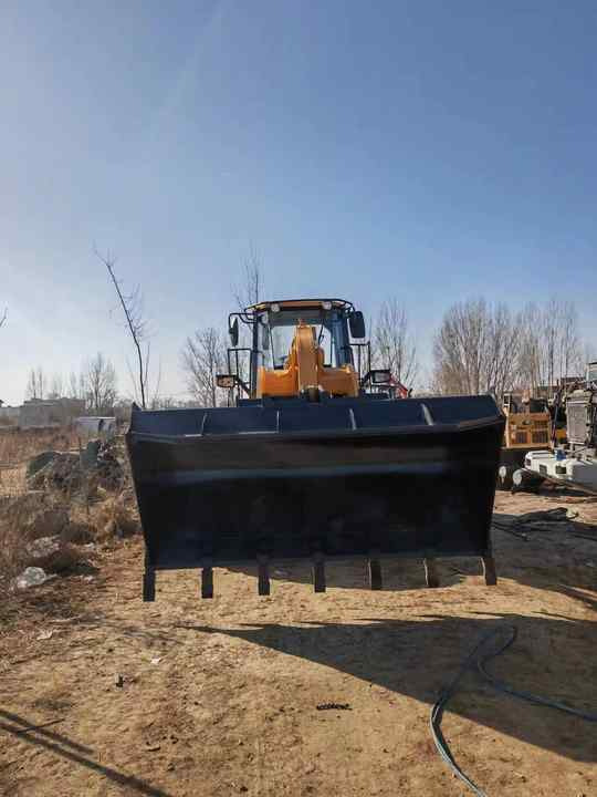 Used LIUGONG 856H wheel in Good Condition for sale 90%new uesd Loader liugong 856h Used Loader For Sale - Kolesni nakladalec: slika 3 Used LIUGONG 856H wheel in Good Condition for sale 90%new uesd Loader liugong 856h Used Loader For Sale - Kolesni nakladalec: slika 3