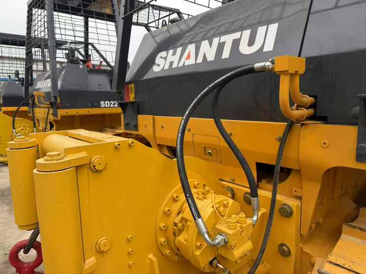 Used Shantui SD22 New Model Bulldozer Second Hand Machine Popular Brand Shantui Hydraulic Machinery - Buldožer: slika 5 Used Shantui SD22 New Model Bulldozer Second Hand Machine Popular Brand Shantui Hydraulic Machinery - Buldožer: slika 5