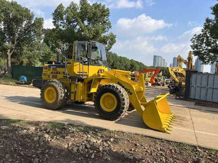 Used komatsu Wa320-3 Wheel Loader Second Hand Machine Popular Brand komatsu Hydraulic Machinery - Kolesni nakladalec: slika 2 Used komatsu Wa320-3 Wheel Loader Second Hand Machine Popular Brand komatsu Hydraulic Machinery - Kolesni nakladalec: slika 2